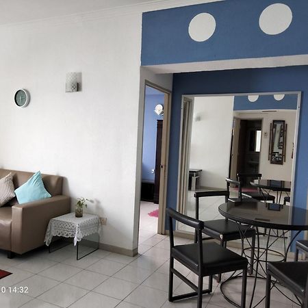 Airbnb At Sri Sayang Batu Ferringhi Beach Szoba fotó