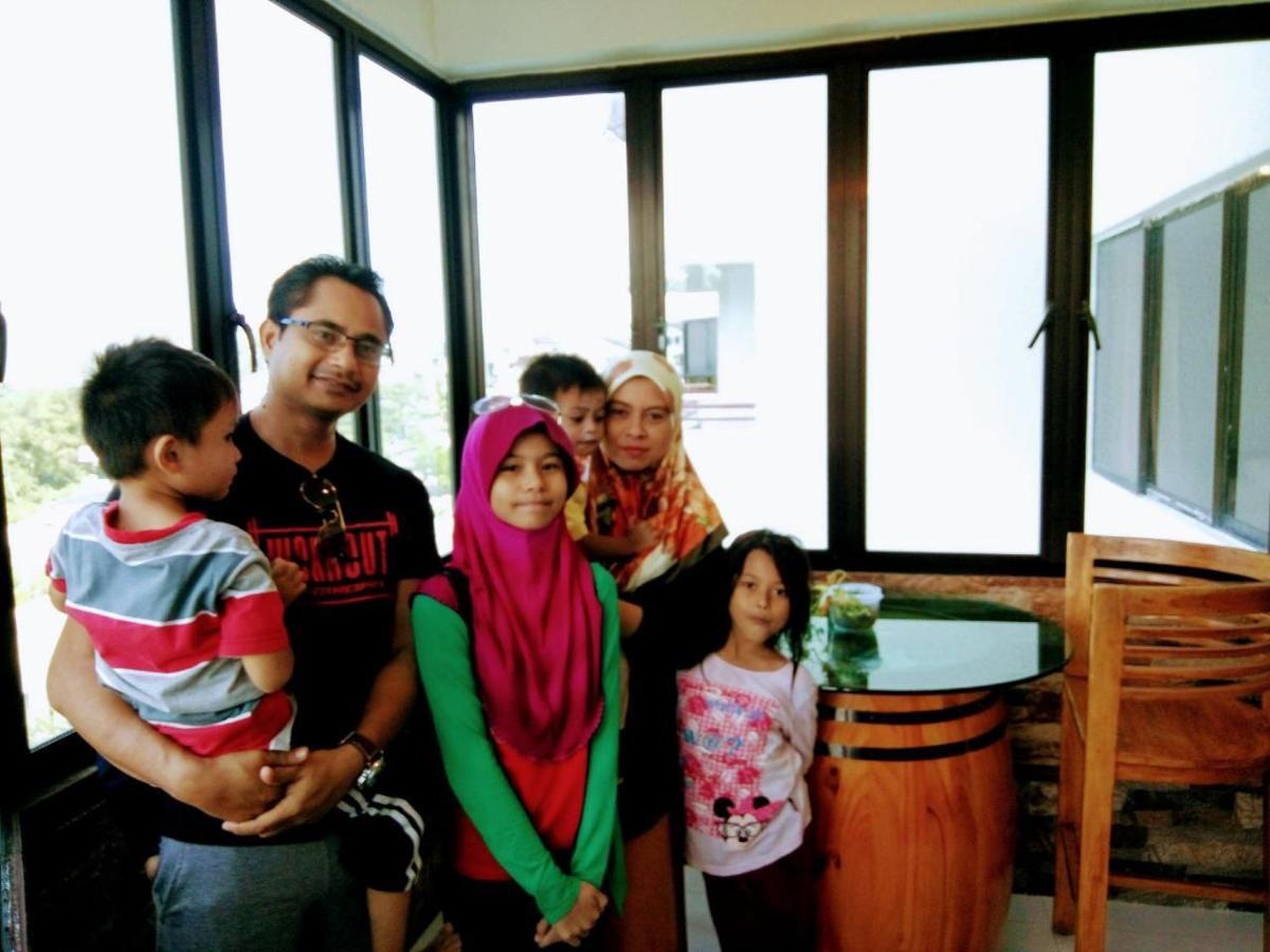Airbnb At Sri Sayang Batu Ferringhi Beach Kültér fotó