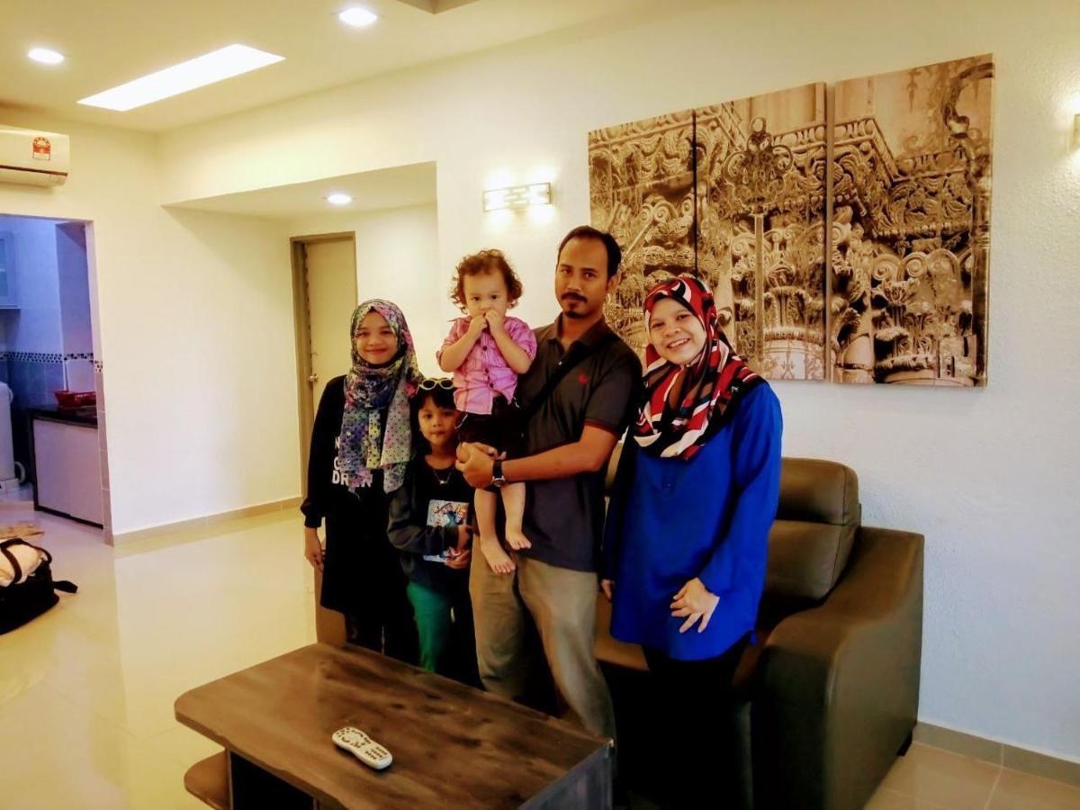 Airbnb At Sri Sayang Batu Ferringhi Beach Kültér fotó