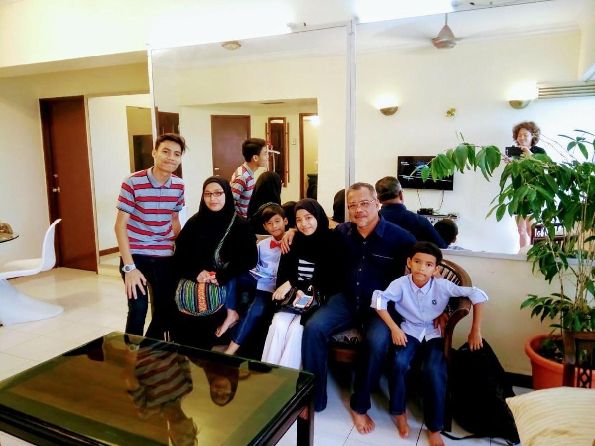 Airbnb At Sri Sayang Batu Ferringhi Beach Kültér fotó