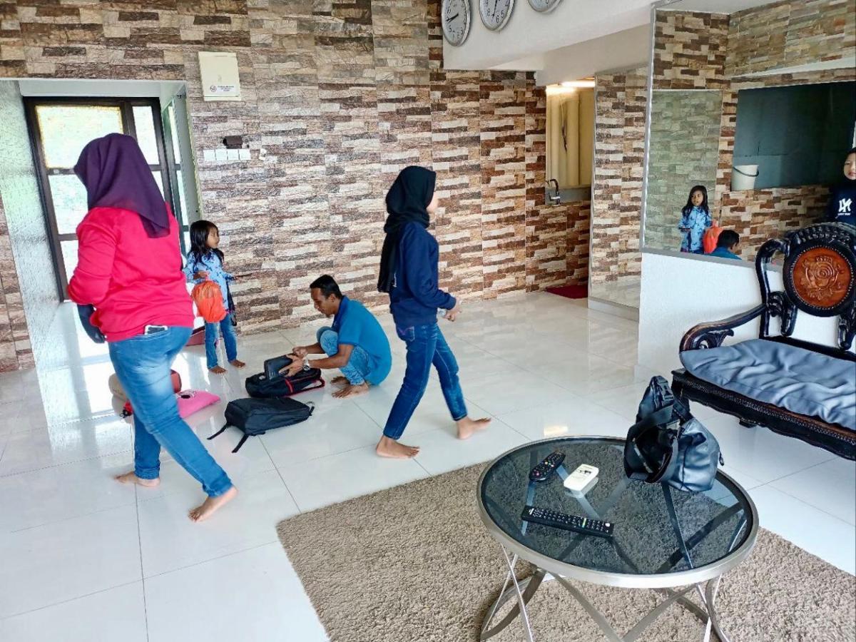 Airbnb At Sri Sayang Batu Ferringhi Beach Kültér fotó