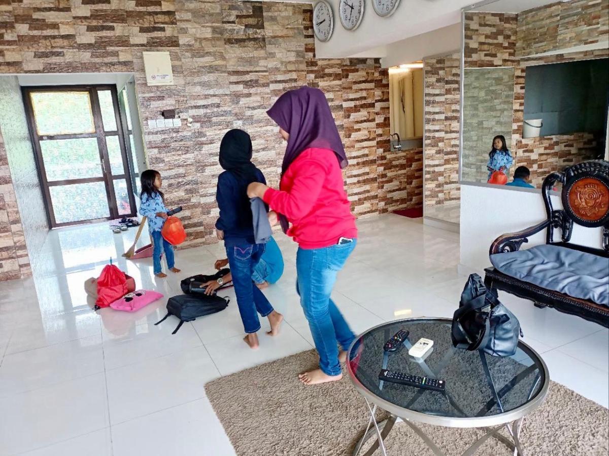 Airbnb At Sri Sayang Batu Ferringhi Beach Kültér fotó