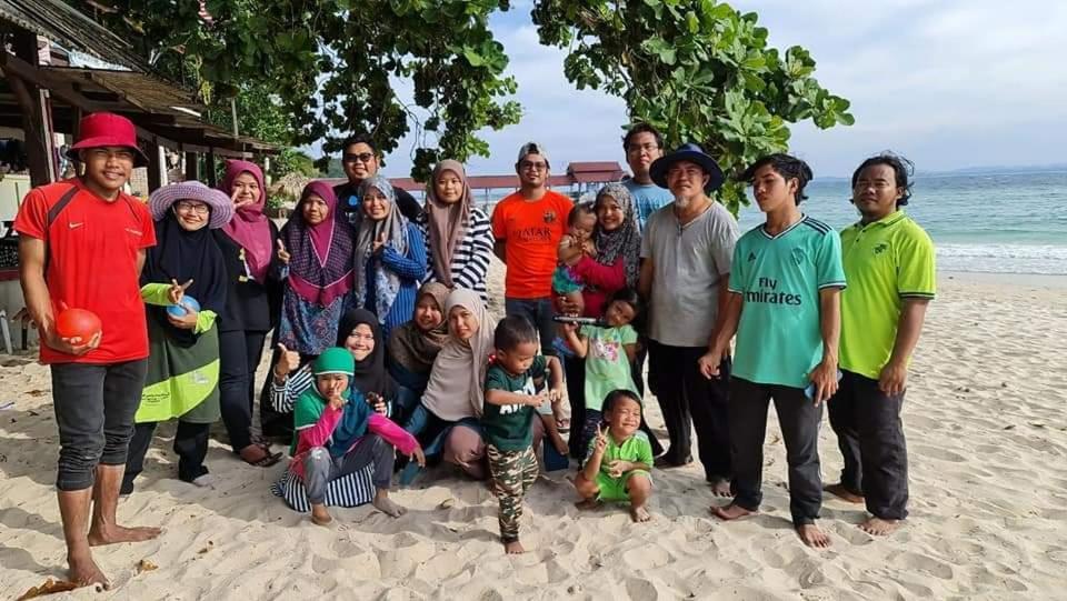 Airbnb At Sri Sayang Batu Ferringhi Beach Kültér fotó