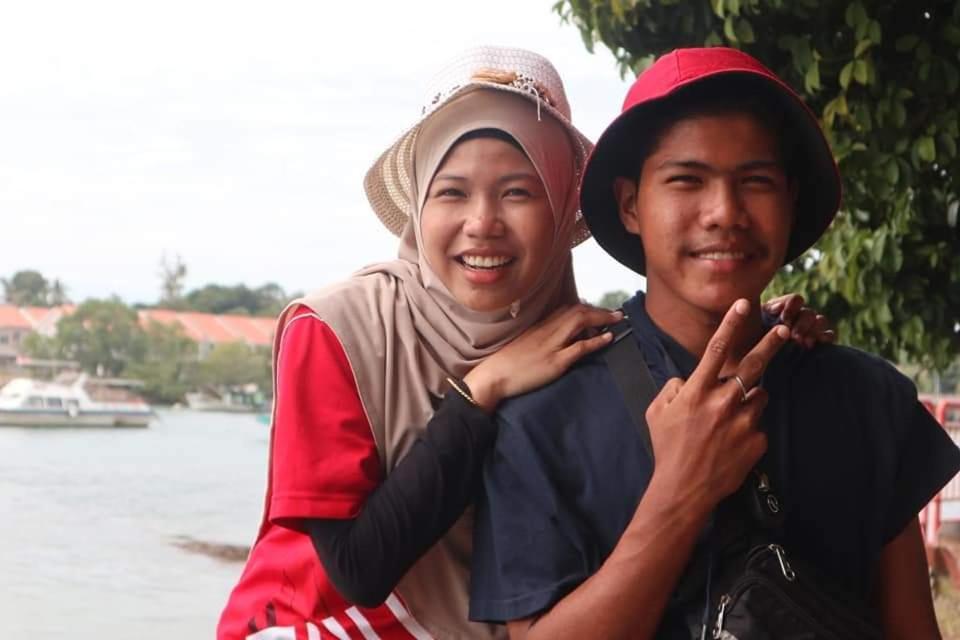 Airbnb At Sri Sayang Batu Ferringhi Beach Kültér fotó